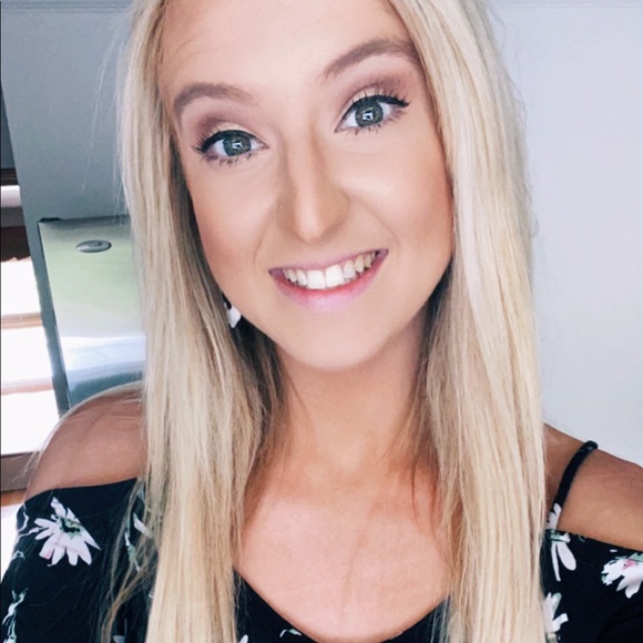 Meet your Posher, Ashley - Picture 1 of 1